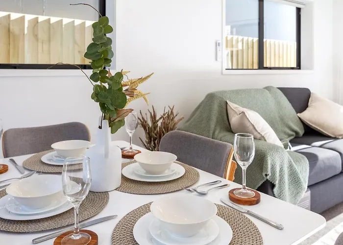 Modern Townhouse Cashel Street 2 Bed 2 Bath